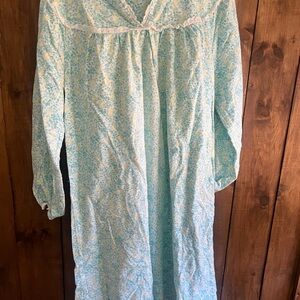 Belle pointe blue Floral Nightgown with Lace Trim, size M